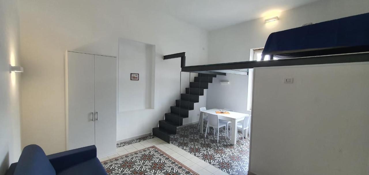 Le Suite Del Castello Castellammare di Stabia Bagian luar foto