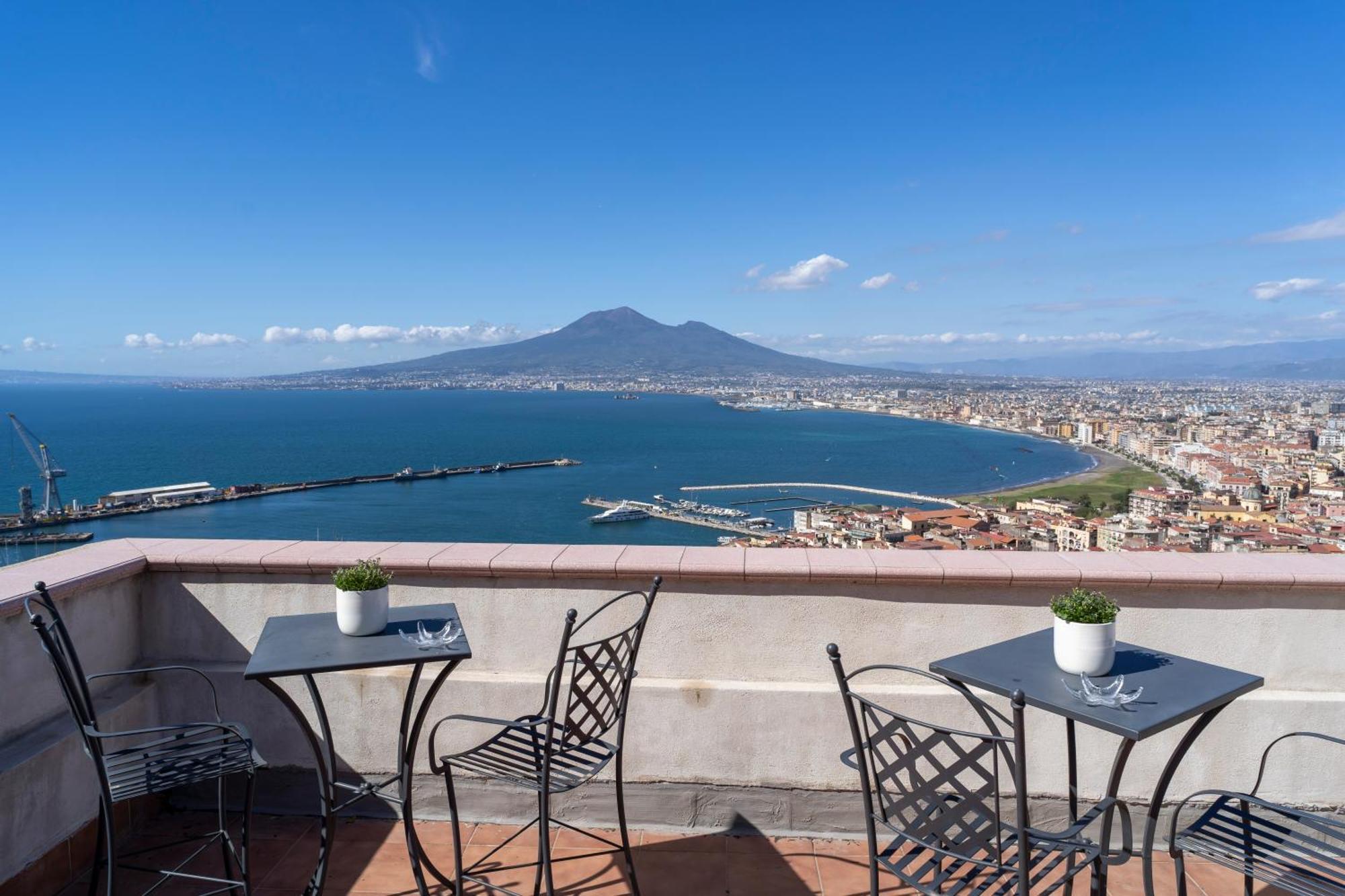 Le Suite Del Castello Castellammare di Stabia Bagian luar foto