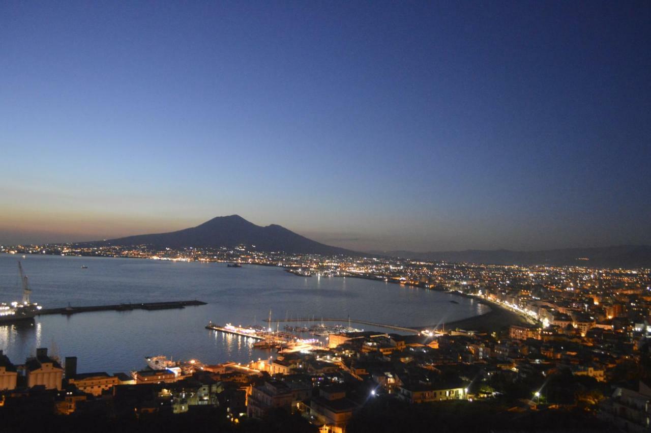 Le Suite Del Castello Castellammare di Stabia Bagian luar foto